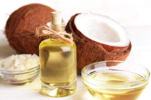 10 Ways to Use Coconut Oil to Feel Prettier