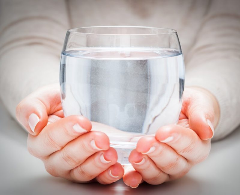 6 Science-Based Health Benefits of Drinking Enough Water