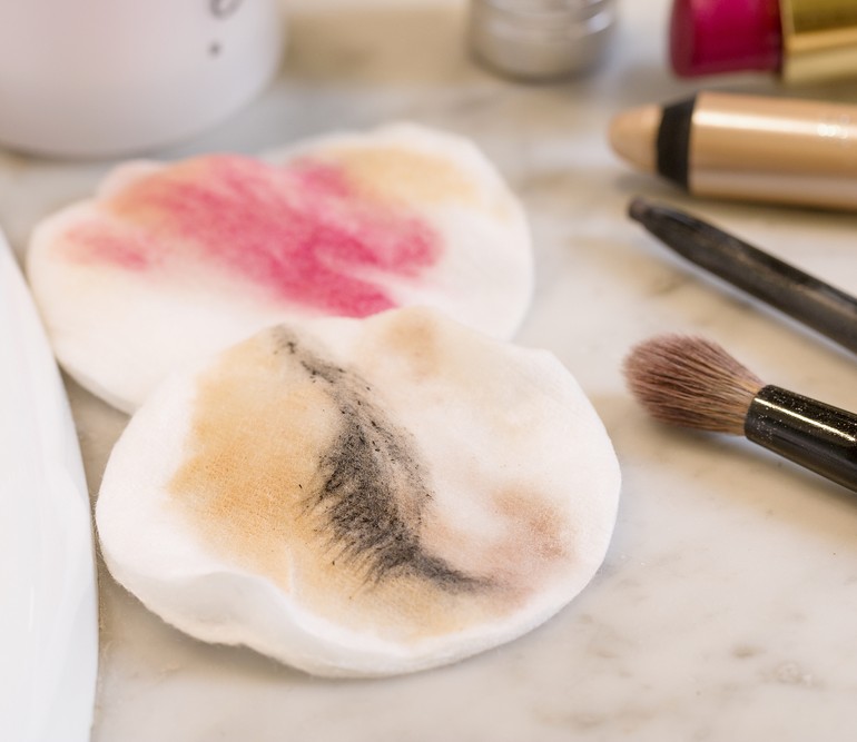 How to Remove Makeup: 7 Tips to Get Every Last Bit Off